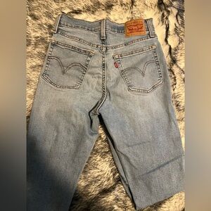 Levi’s wedgie straight jeans size 27